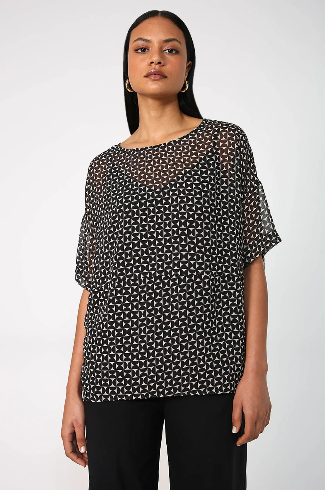 globes tee / black|ecru geo print